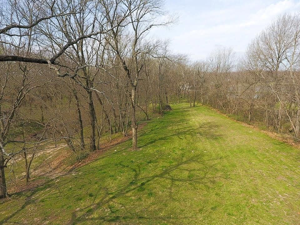 2nd image of 153 E 1250th Rd