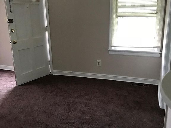5th image of 2420 Caddie Ln