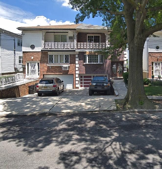1st image of 1450 E 103rd St