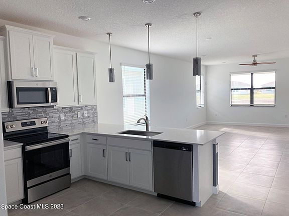 4th image of 9264 Alister Dr
