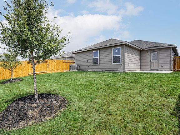 2nd image of 4414 Banting Cres