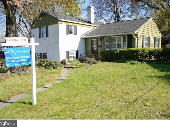 8301 Legation Rd, Hyattsville, MD 20784