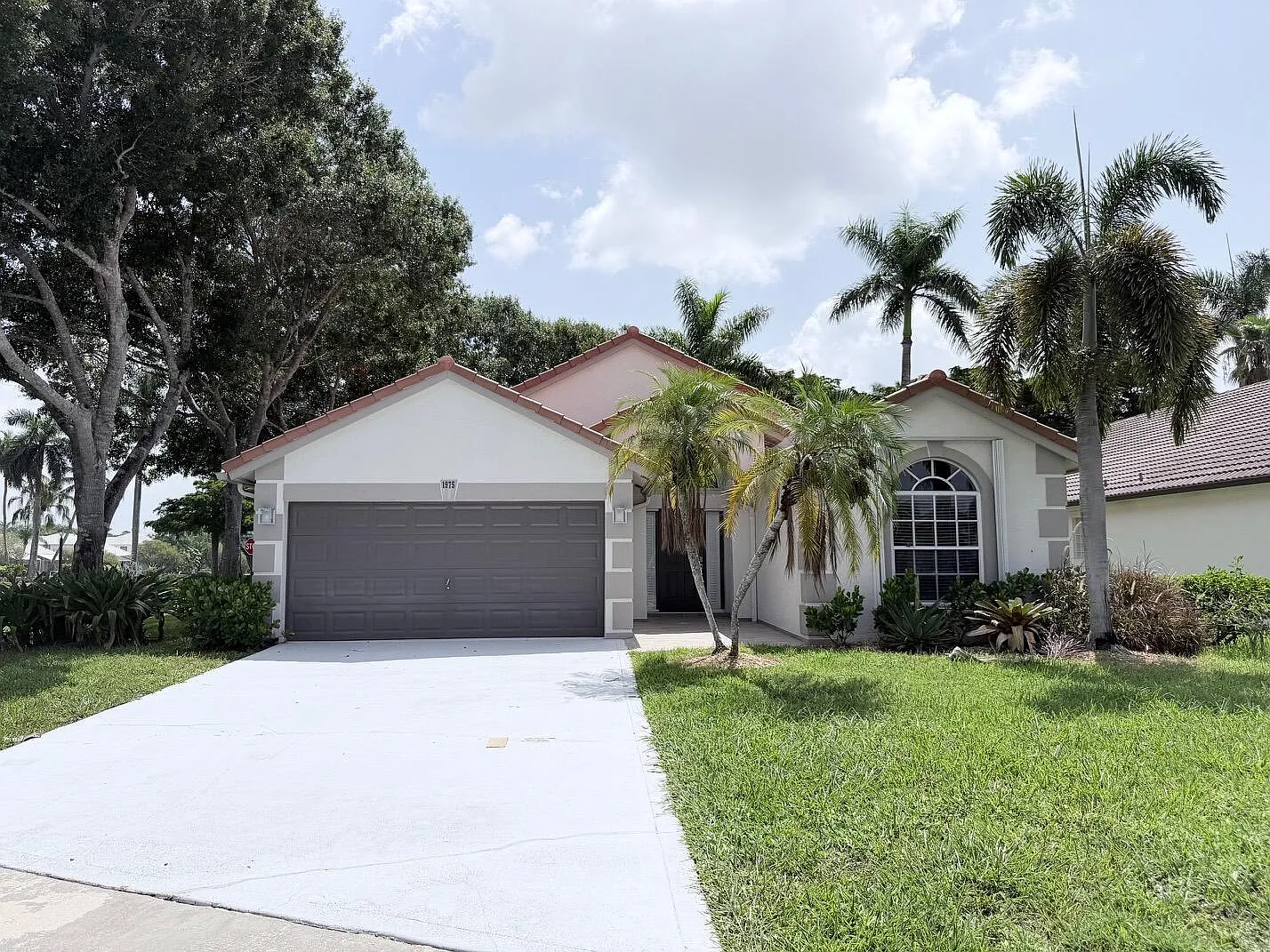 3 bed, 2.0 bath, 1408 sqft, $3,500 — Photo 2
