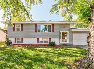 26 Wenwood Cir, Council Bluffs, IA 51503