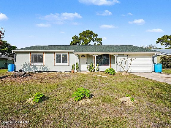 2nd image of 1076 Galty Cir NE