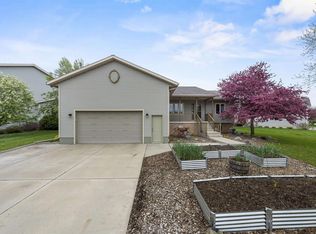 850 Merri Hill Dr, Oregon, WI 53575