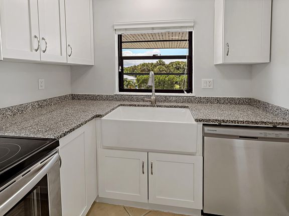 5th image of 4149 Silver Palm Drive #11