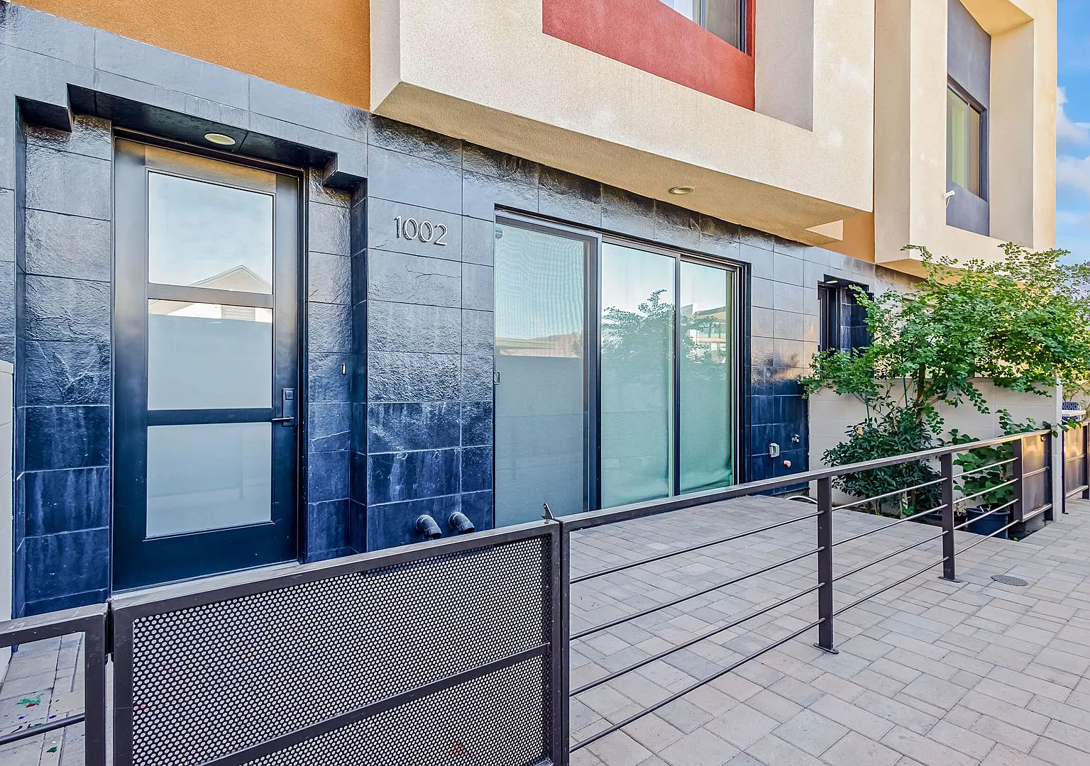 Luxury Townhouse For Rent in the Heart of Scottsdale! — Photo 2