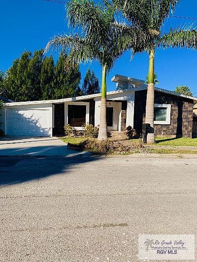 1st image of 40 Belvedere Dr