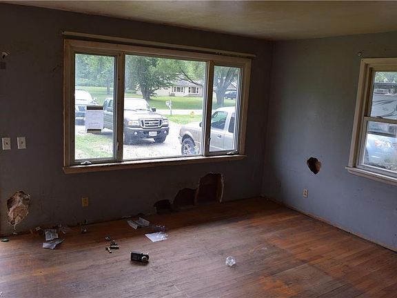 5th image of 41628 51st St