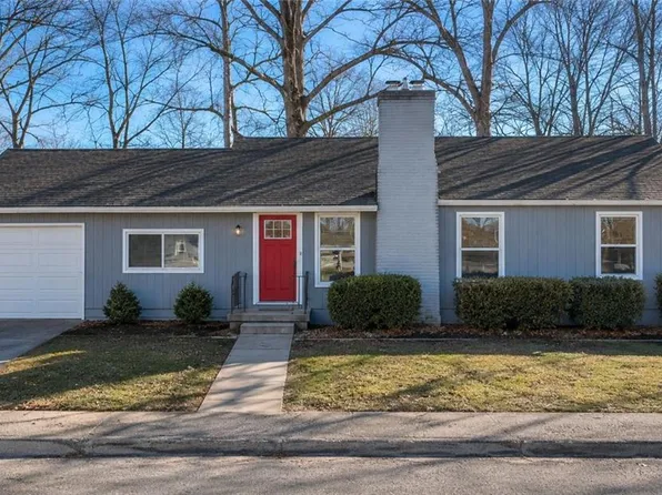 9715 Holmes Rd, Kansas City, MO 64131