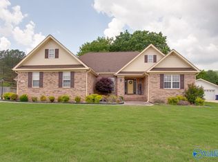 110 Chambray Dr, Owens X Rds, AL 35763