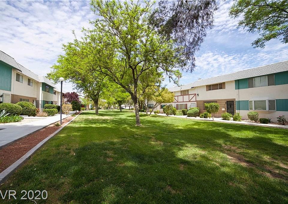 1st image of 227 Greenbriar Townhouse Way