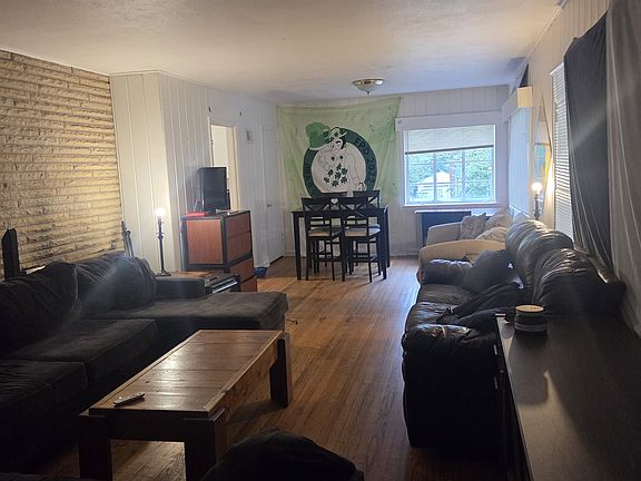 4th image of 830 Harris Ave