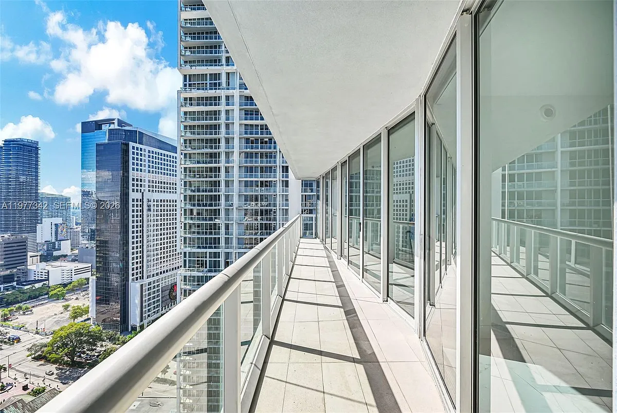 Building Photo - 475 Brickell Ave #3113