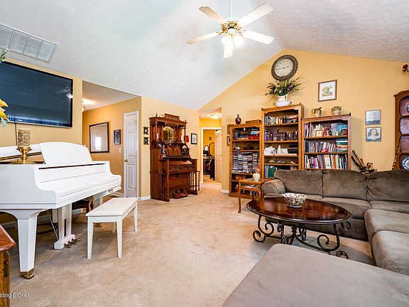4th image of 245 Berger Farm Dr