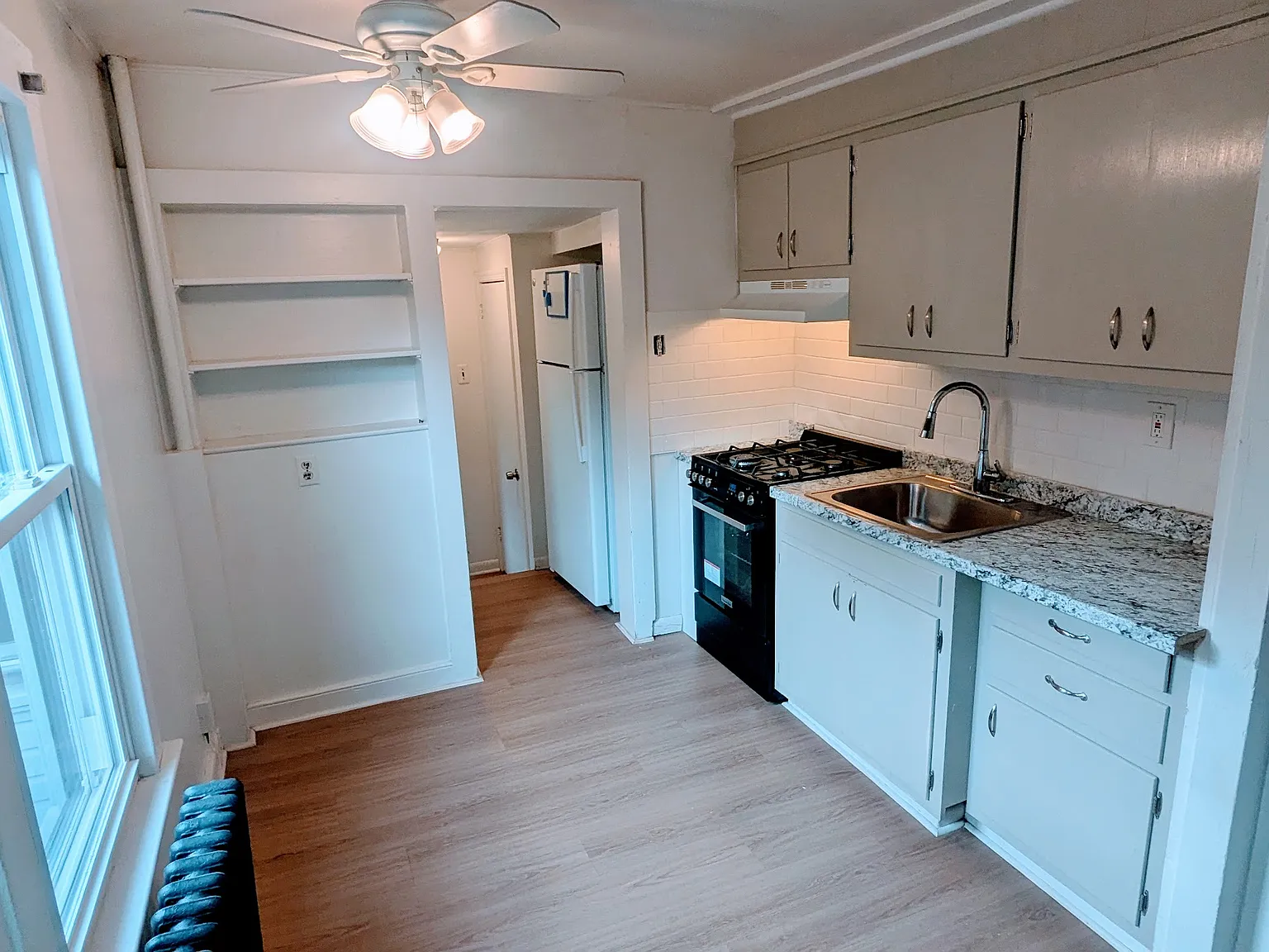 2 bed, 650 sqft, $2,500 — Photo 3