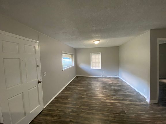 3rd image of 3001 Henderson Ave NW