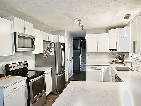 5th image of 104 Twinbrook Dr