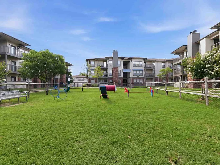 The Reserve at Elm — Photo 37