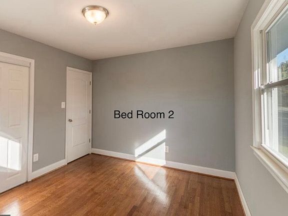 4th image of 5809 Holton Ln
