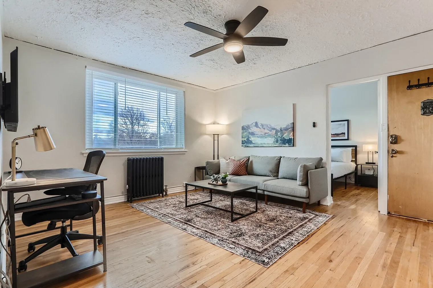 2 bed, 1.0 bath, 548 sqft, $2,731 — Photo 2