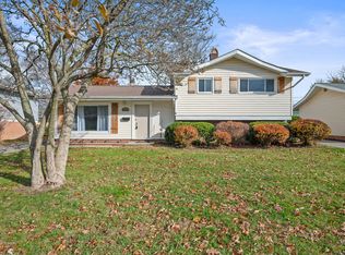 6677 Crenshaw Dr, Parma Heights, OH 44130