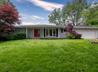 3560 E Whitehall Dr, Springfield, MO 65809