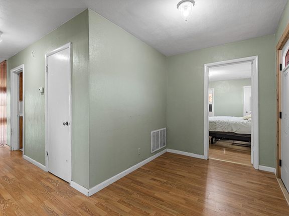 4th image of 4216 Autumn Ln
