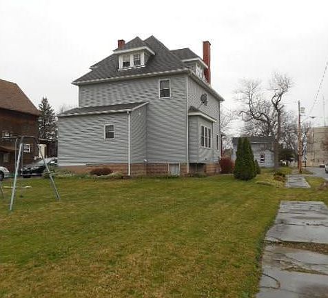 3rd image of 436 Ford St
