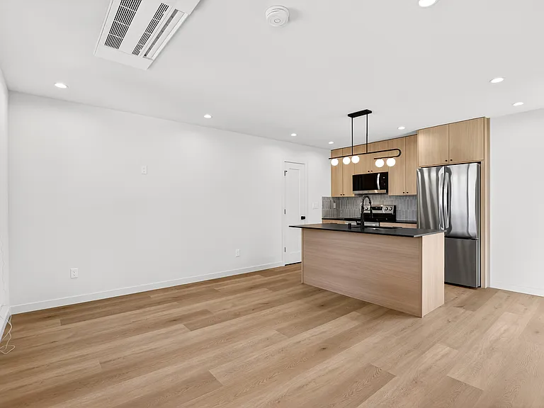 14321 Interlake Ave N #B — Photo 7