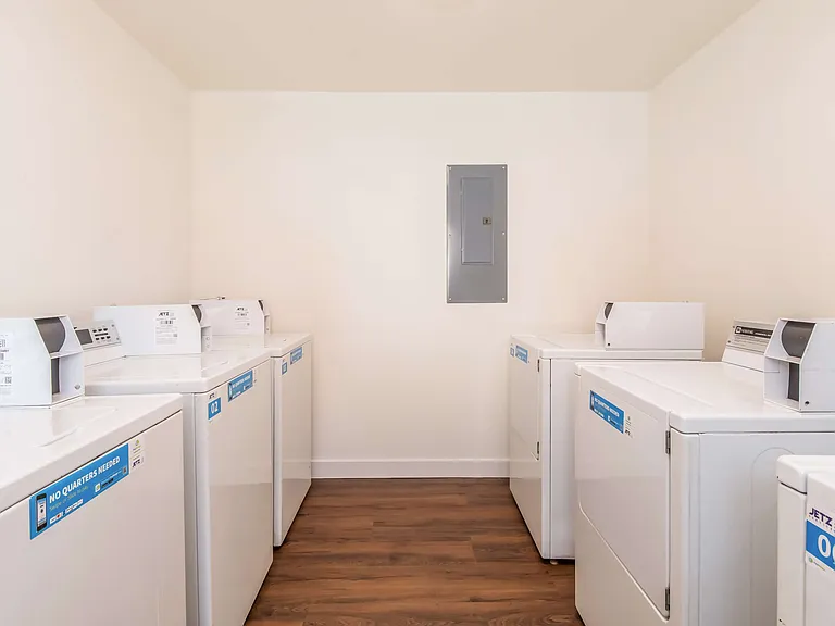 Highland Park Apartments Laundry
