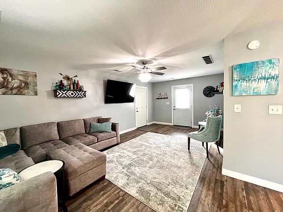 5th image of 160 Copperfield Dr