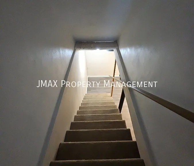 1672 Brandon Ave SW #A — Photo 8
