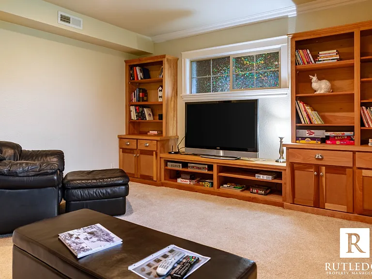 6565 Whispering Pines Ln — Photo 37