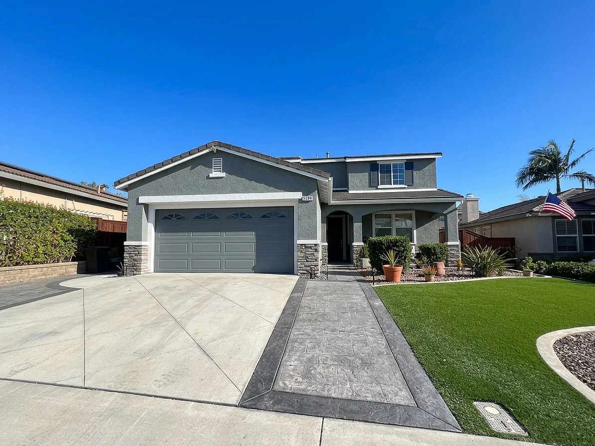 4 bed, 2349 sqft, $5,500 — Photo 3