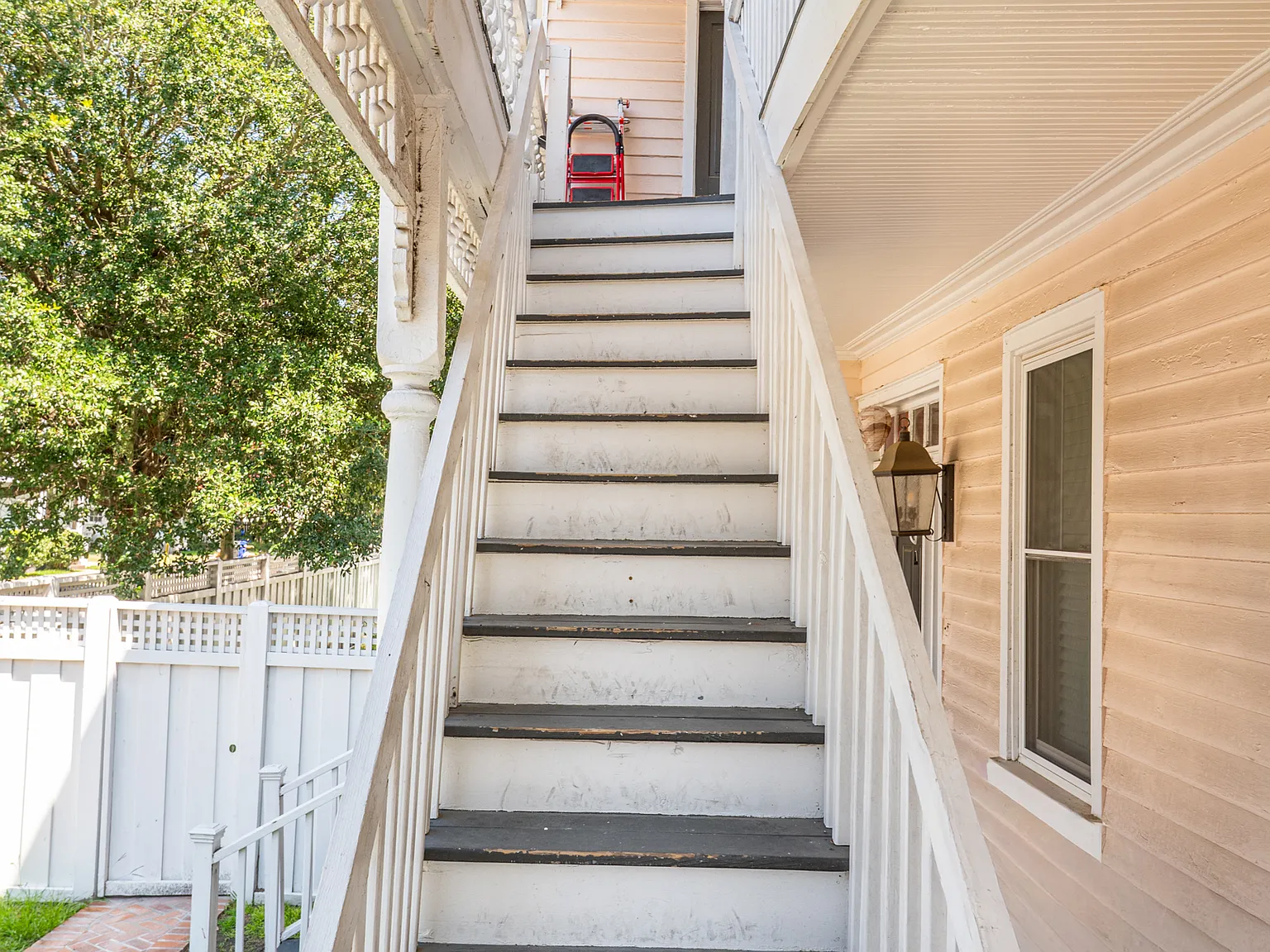 3 bed, 1.5 bath, 1057 sqft, $5,000 — Photo 4
