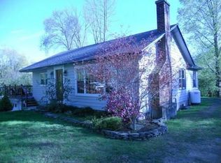 21 Daniels Ter, Cheshire, MA 01225