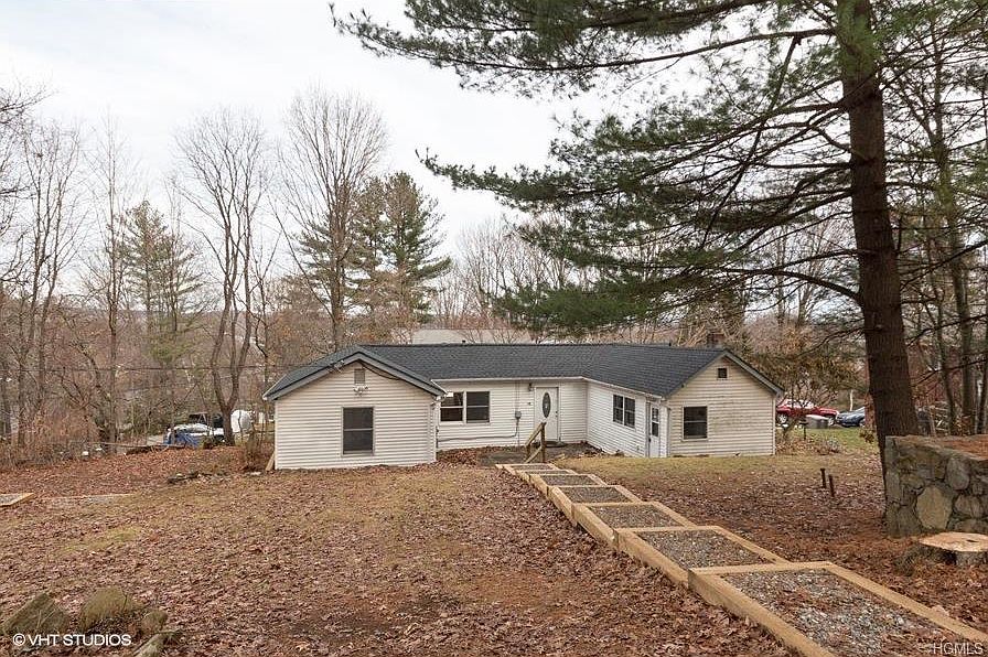 1st image of 12 Crest Dr