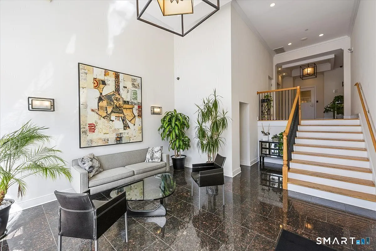 1 bed, 1.0 bath, 650 sqft, $2,350 — Photo 3