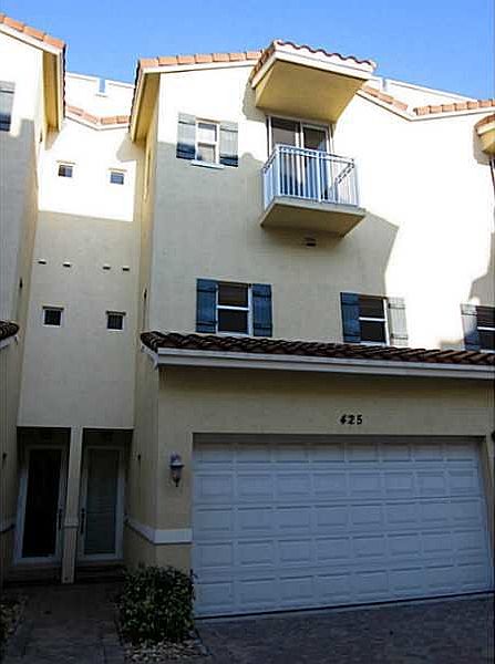 1st image of 425 SE 13th St #425