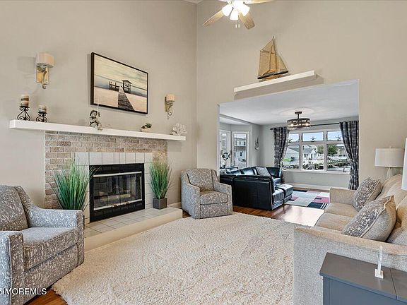 3rd image of 124 Amherst Drive