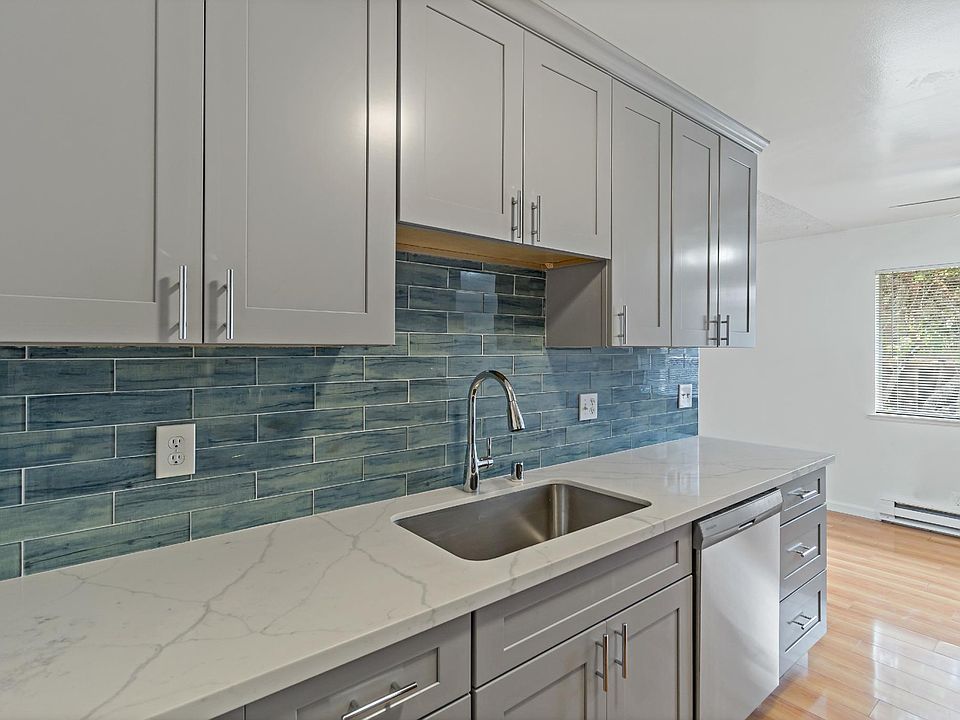 1st image of 2341 Pauline Dr APT 1