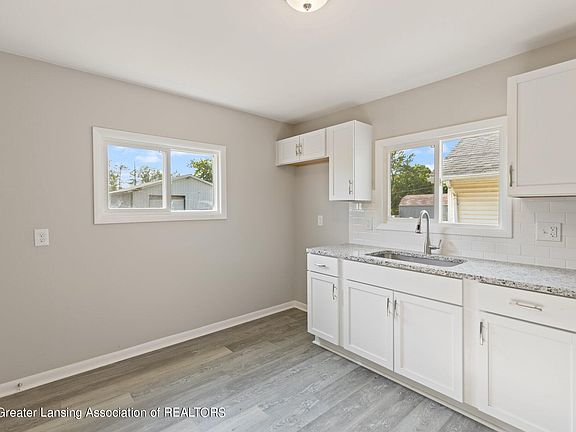 5th image of 534 Fairyland Ave