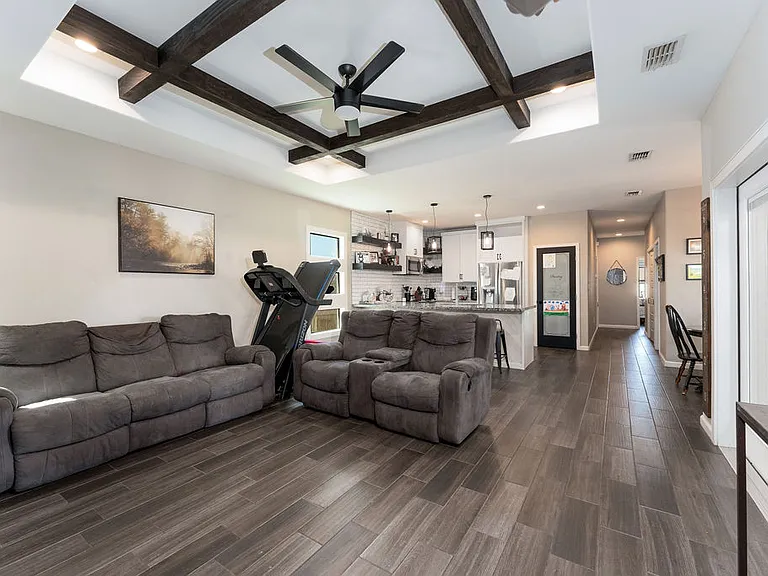 3819 Tolosa St — Photo 24