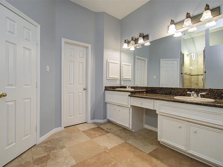14731 Raven Hollow Ln — Photo 23