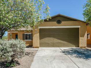 8448 W Green Kingfisher Ln, Tucson, AZ 85757
