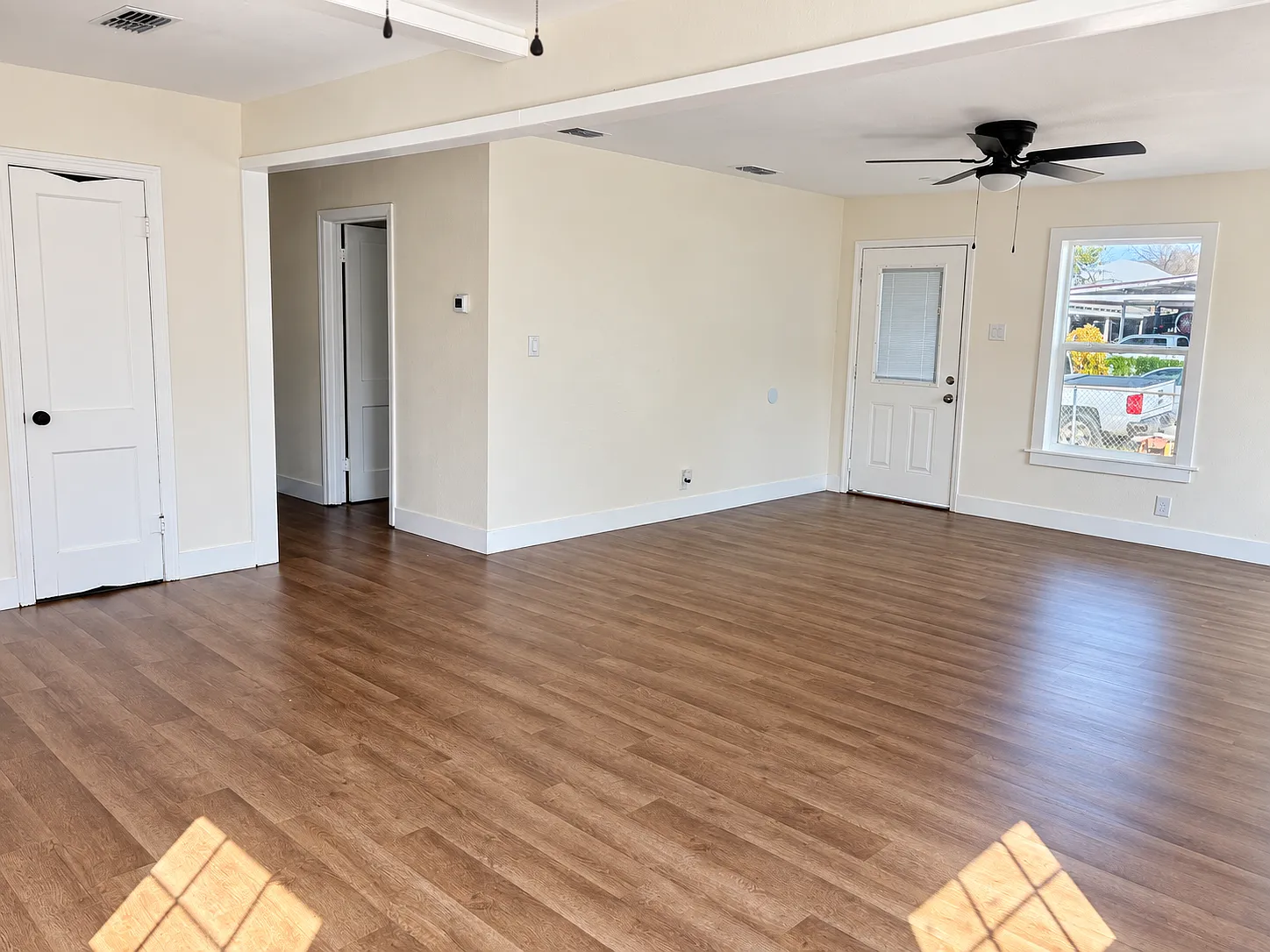 4 bed, 1950 sqft, $2,300 — Photo 2