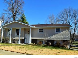2600 Brookridge Ln, Saint Charles, MO