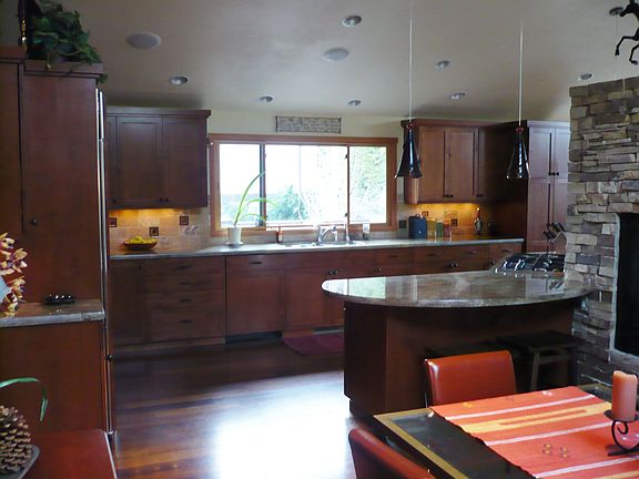 Entertainment Size Kitchen